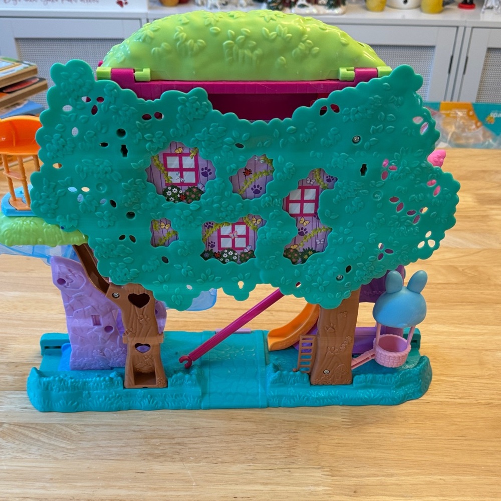 Polly Pocket dollhouseTreehouse adventure Playset for Kids, as shown no figures